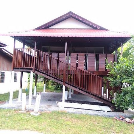 Rumah Kurnia Кангар Экстерьер фото